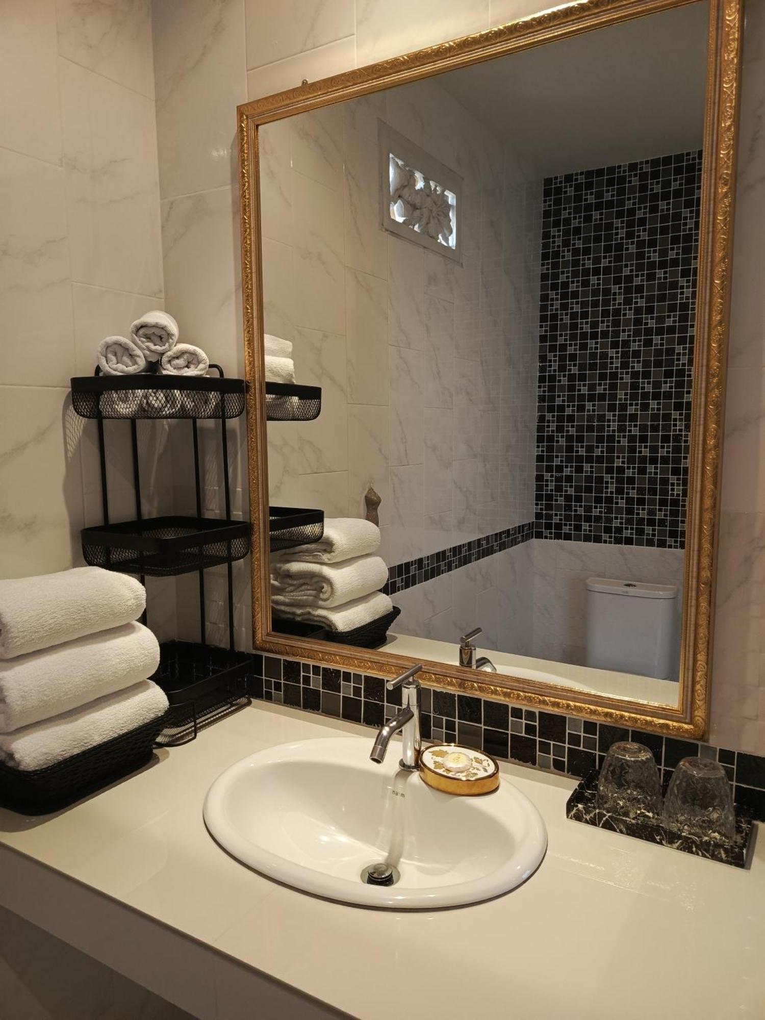 Klong Muang Beach Apartment Exterior foto